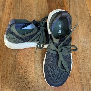 Women’s Adidas sneakers